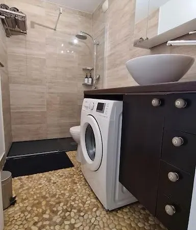 Studio Avec Grande Terrasse Apartment *