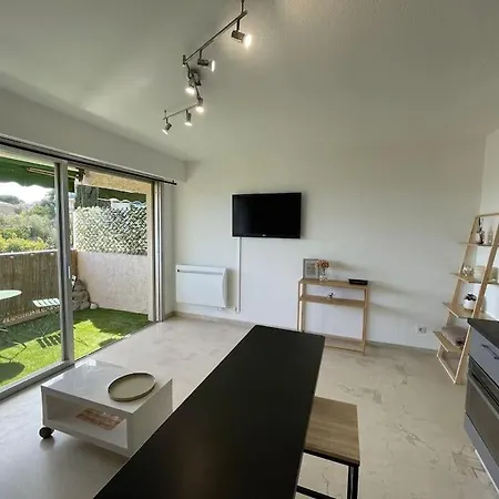 Apartment Studio Avec Grande Terrasse Antibes